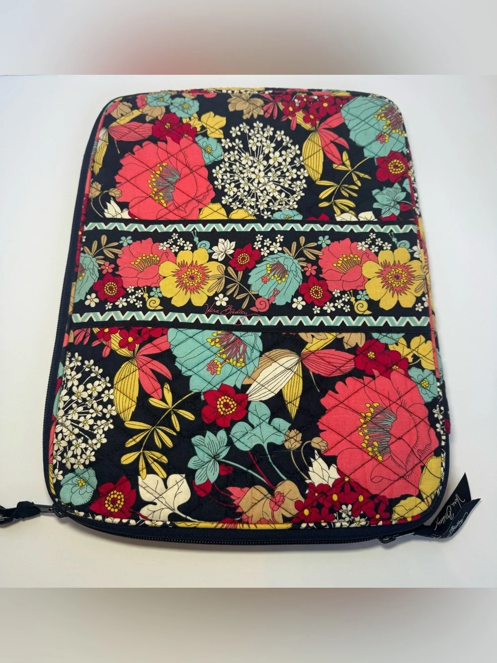 Vera Bradley retired “happy snails” quilted tablet/laptop sleeve